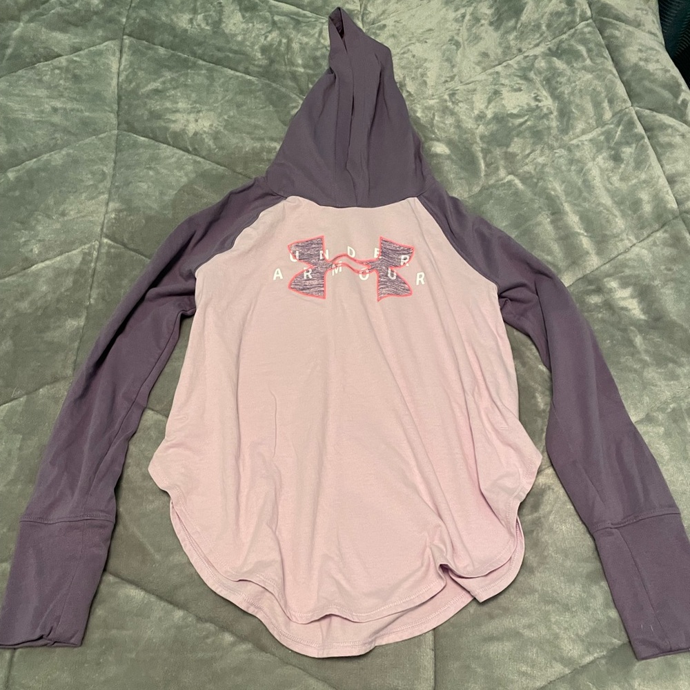 Long sleeve UA top with hood